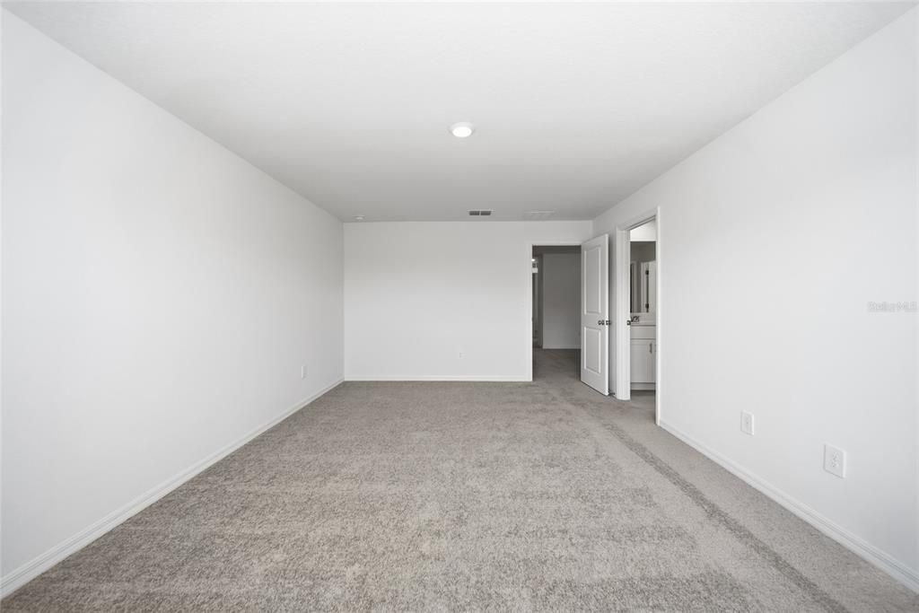 For Rent: $2,300 (3 beds, 2 baths, 1851 Square Feet)