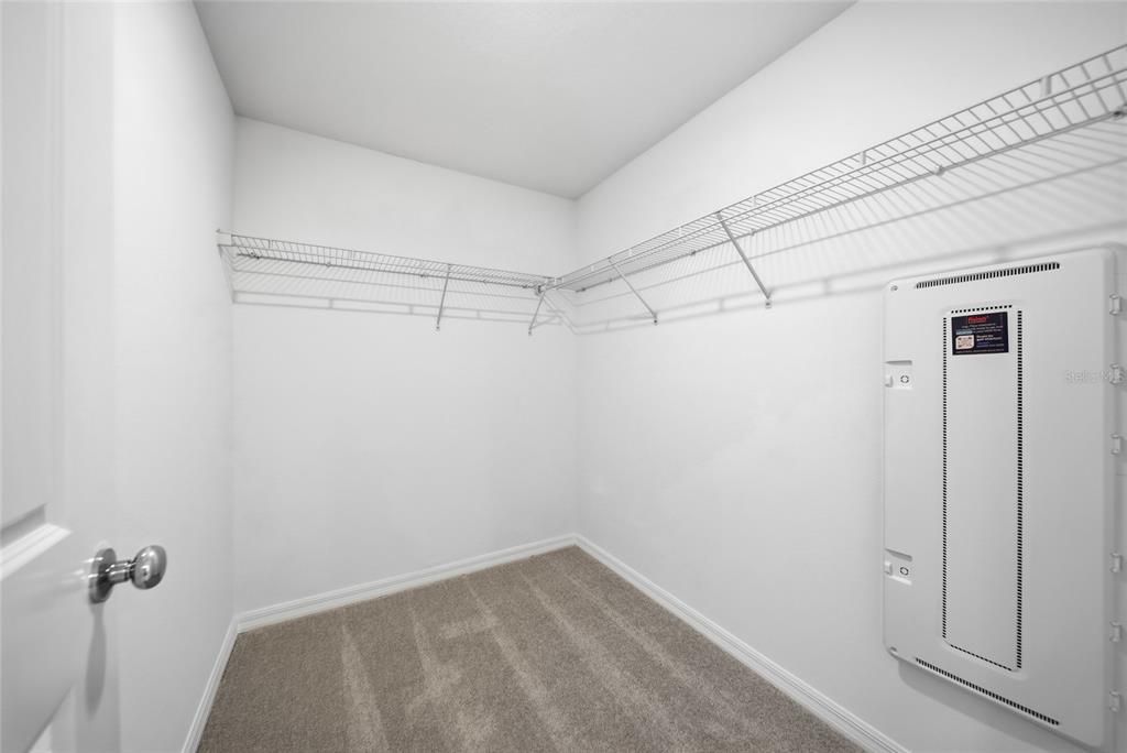 For Rent: $2,300 (3 beds, 2 baths, 1851 Square Feet)