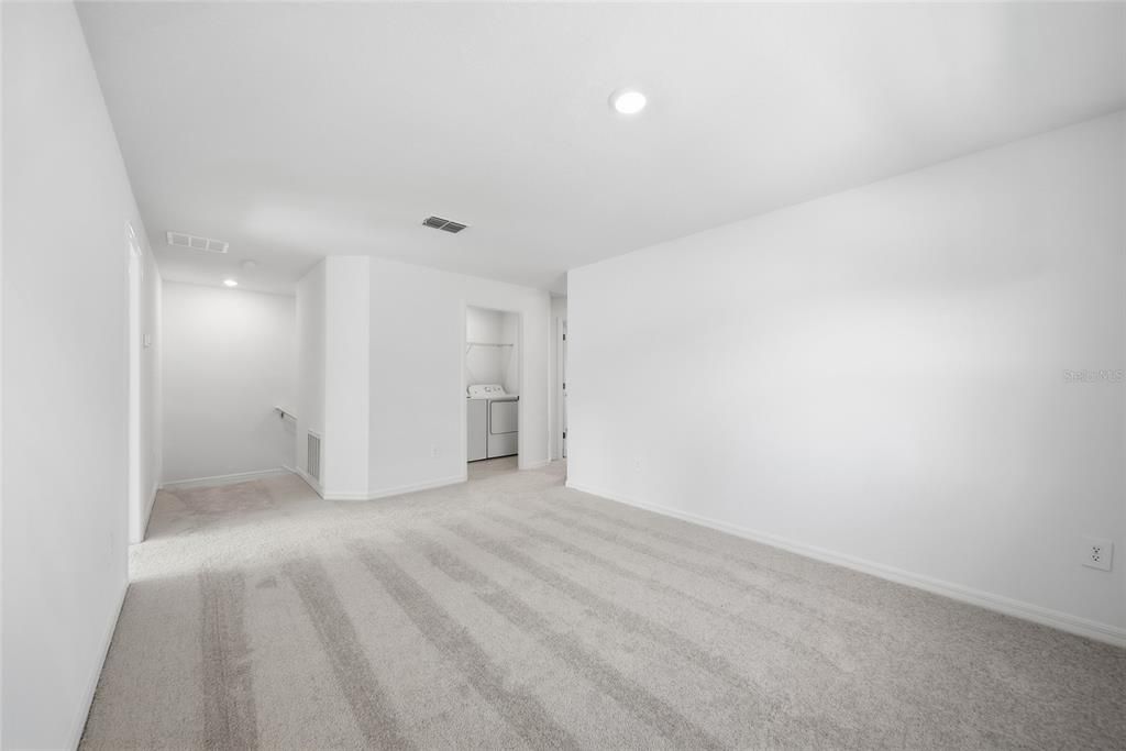 For Rent: $2,300 (3 beds, 2 baths, 1851 Square Feet)
