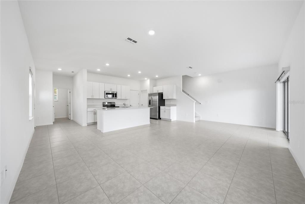For Rent: $2,300 (3 beds, 2 baths, 1851 Square Feet)