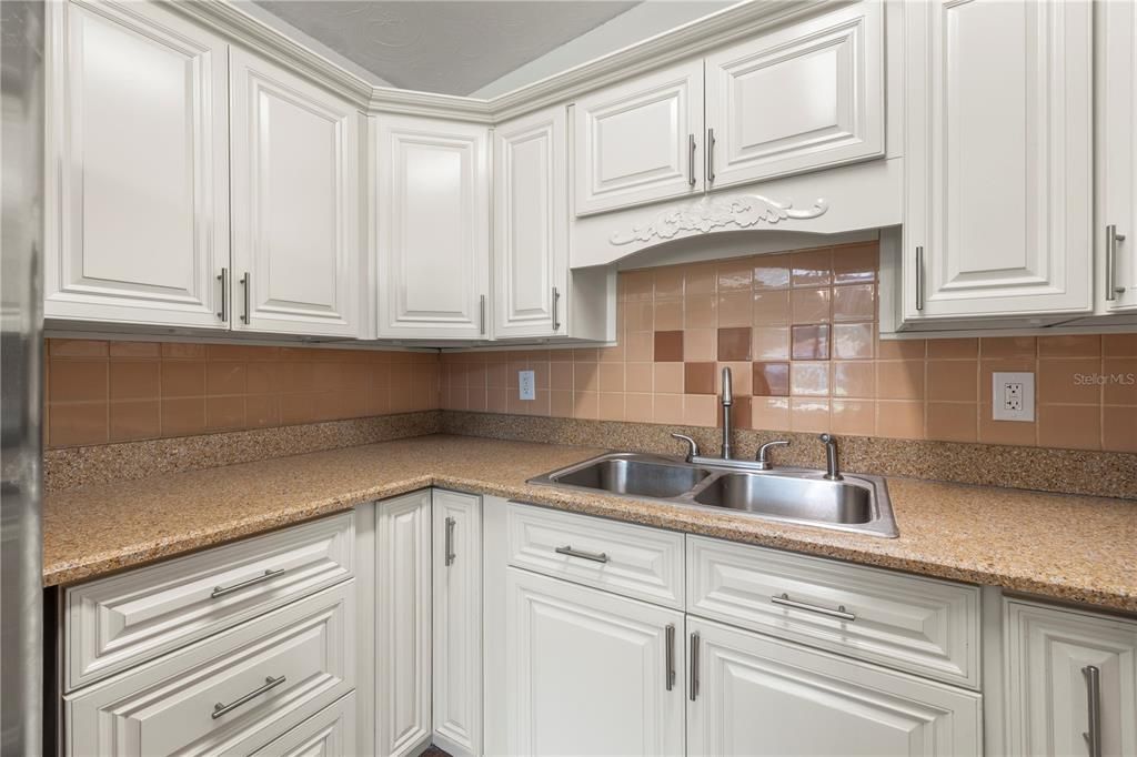 На продажу: $315,000 (3 спален, 2 ванн, 1066 Квадратных фут)