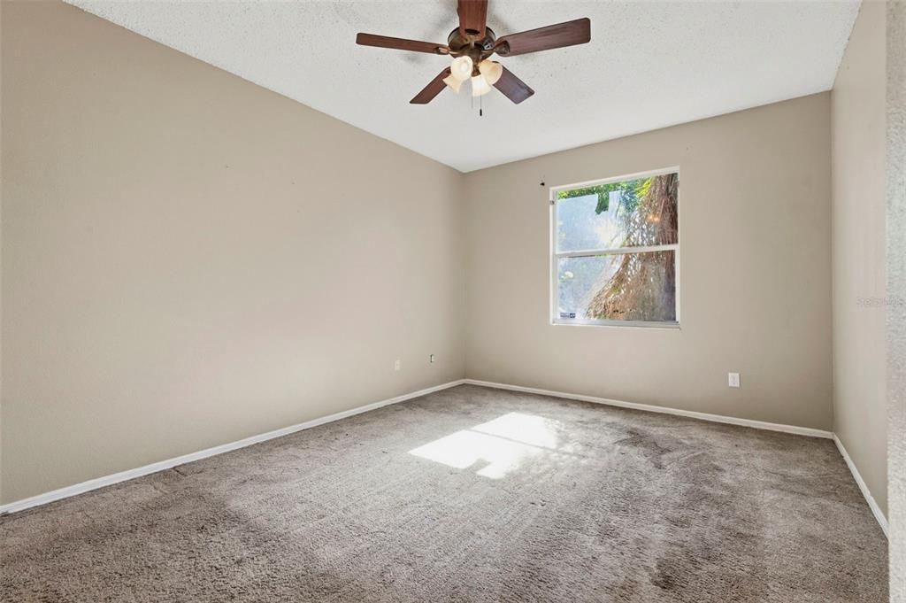 For Sale: $299,999 (4 beds, 2 baths, 1825 Square Feet)
