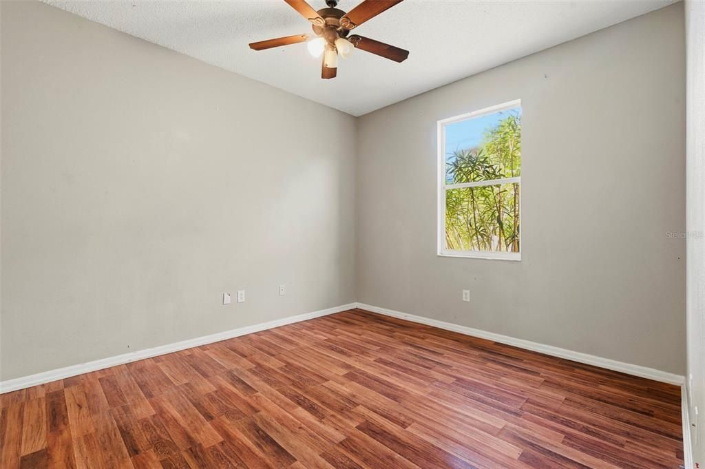 For Sale: $299,999 (4 beds, 2 baths, 1825 Square Feet)