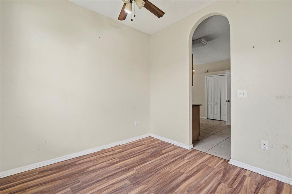 For Sale: $299,999 (4 beds, 2 baths, 1825 Square Feet)