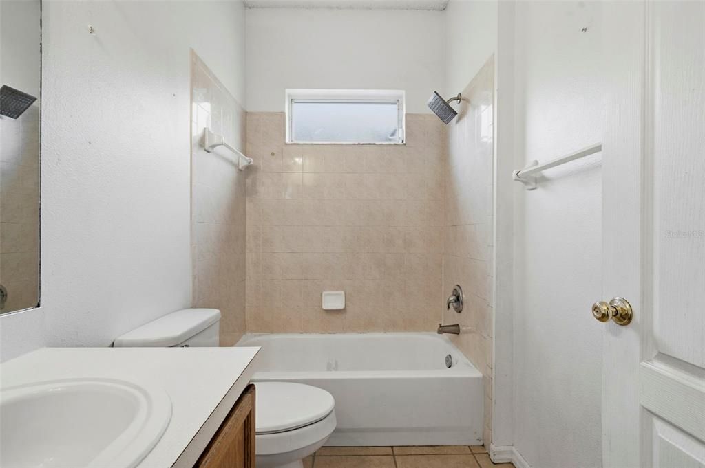 For Sale: $299,999 (4 beds, 2 baths, 1825 Square Feet)