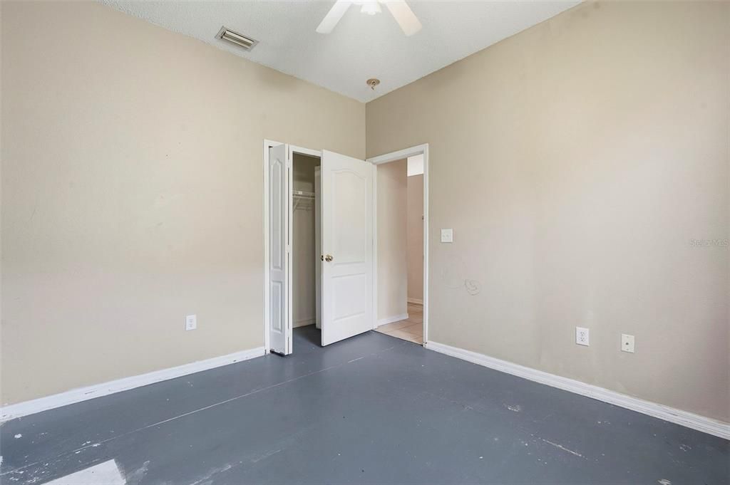 For Sale: $299,999 (4 beds, 2 baths, 1825 Square Feet)