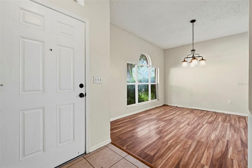 For Sale: $299,999 (4 beds, 2 baths, 1825 Square Feet)