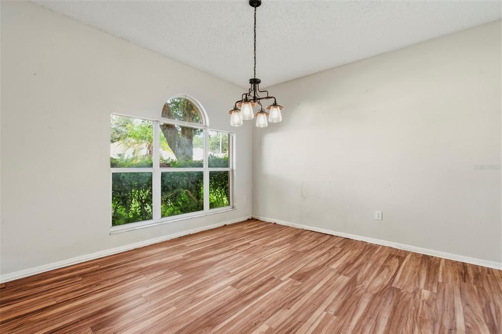 For Sale: $299,999 (4 beds, 2 baths, 1825 Square Feet)