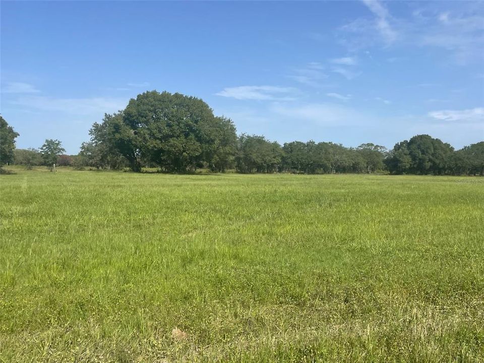 待售: $1,200,000 (30.45 acres)