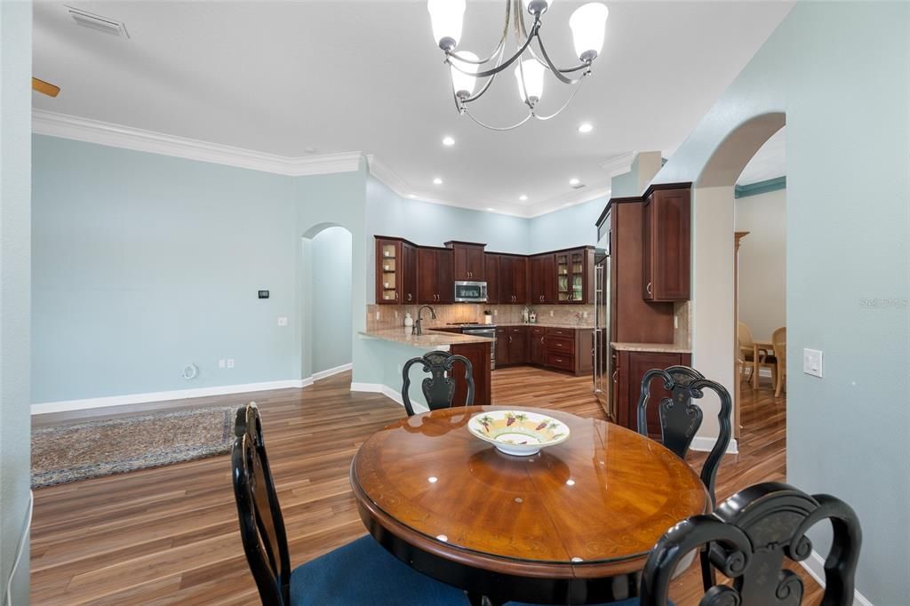 En Venta: $600,000 (3 camas, 3 baños, 2494 Pies cuadrados)