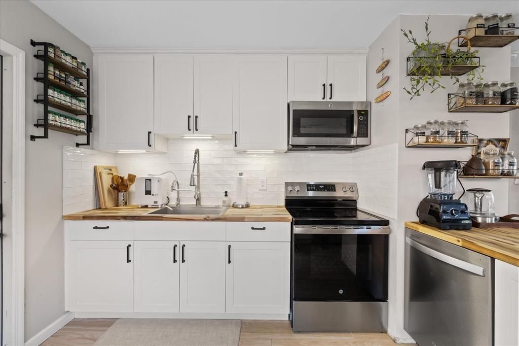 En Venta: $499,000 (4 camas, 0 baños, 1288 Pies cuadrados)