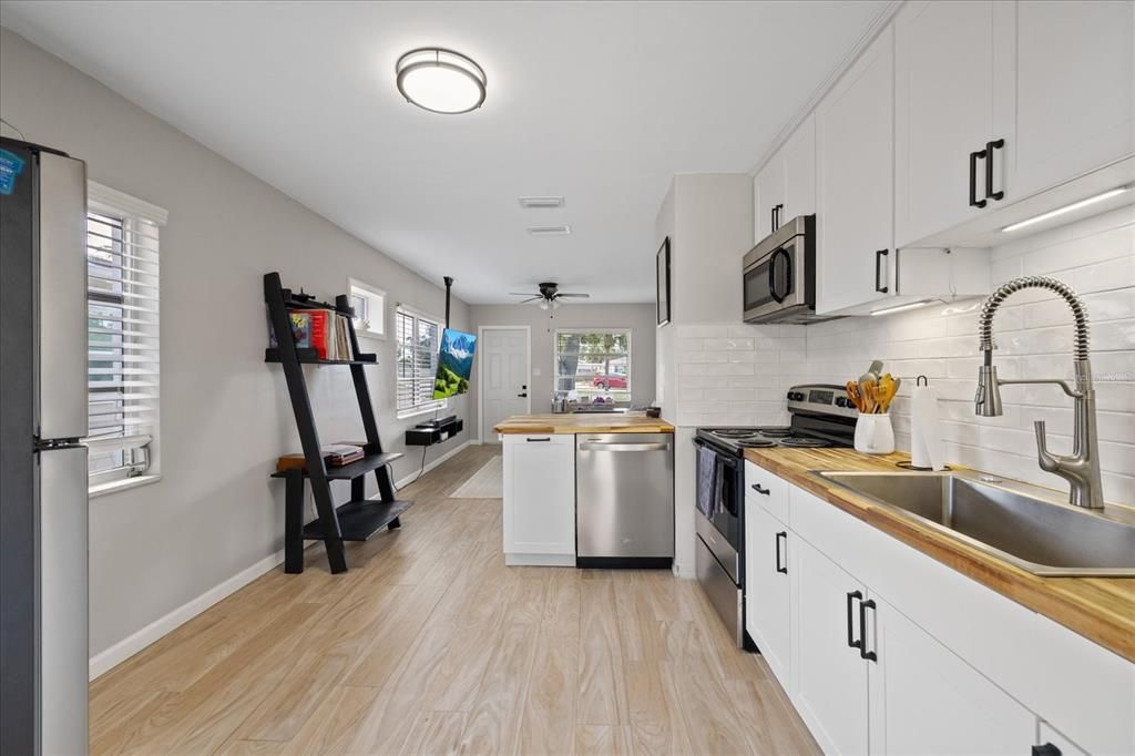 En Venta: $499,000 (4 camas, 0 baños, 1288 Pies cuadrados)