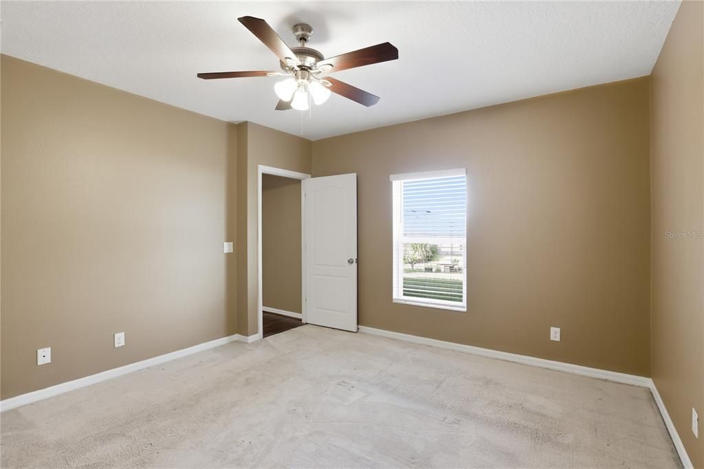 For Sale: $389,900 (3 beds, 2 baths, 1899 Square Feet)