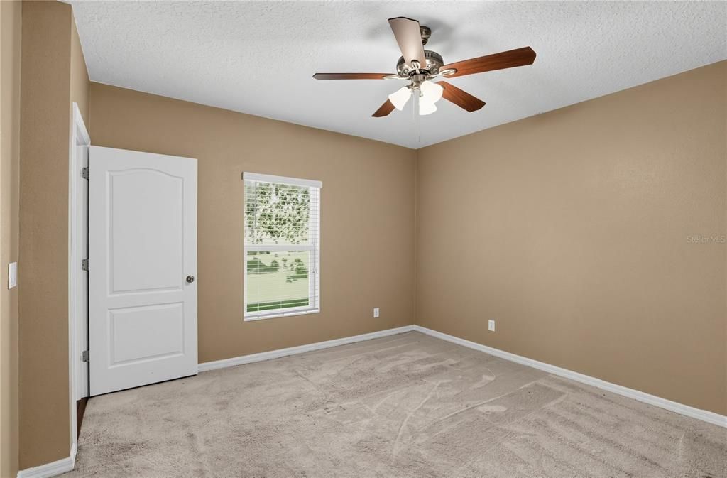For Sale: $389,900 (3 beds, 2 baths, 1899 Square Feet)