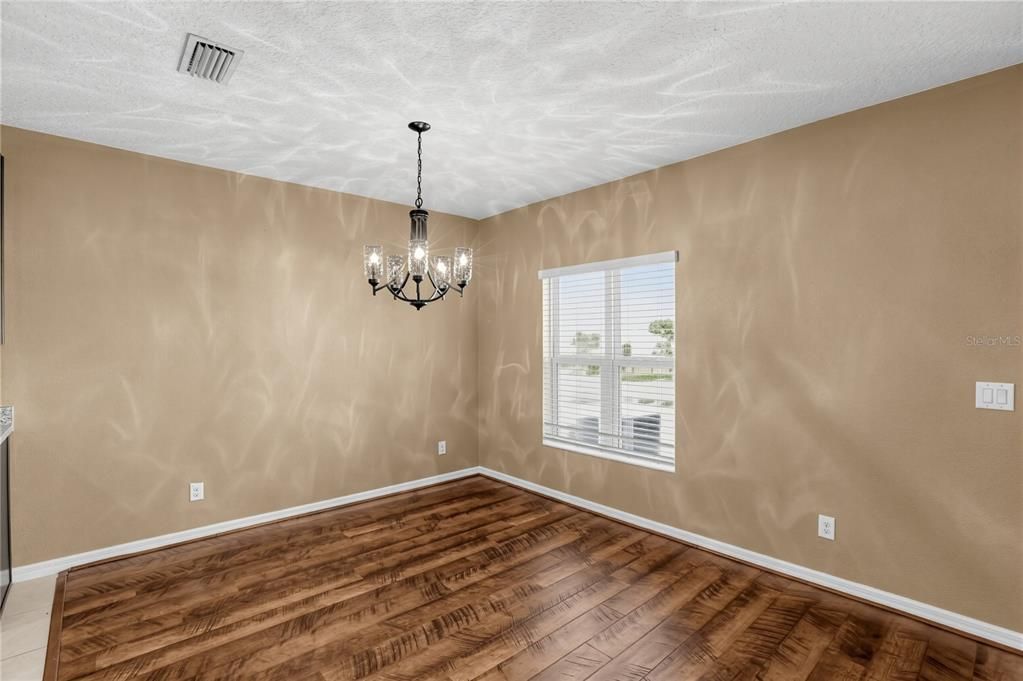 For Sale: $389,900 (3 beds, 2 baths, 1899 Square Feet)