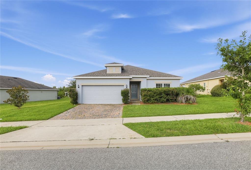 For Sale: $389,900 (3 beds, 2 baths, 1899 Square Feet)