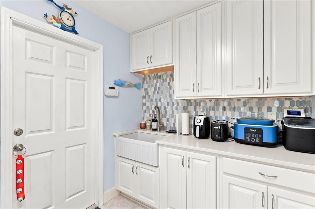 En Venta: $995,000 (3 camas, 2 baños, 3072 Pies cuadrados)