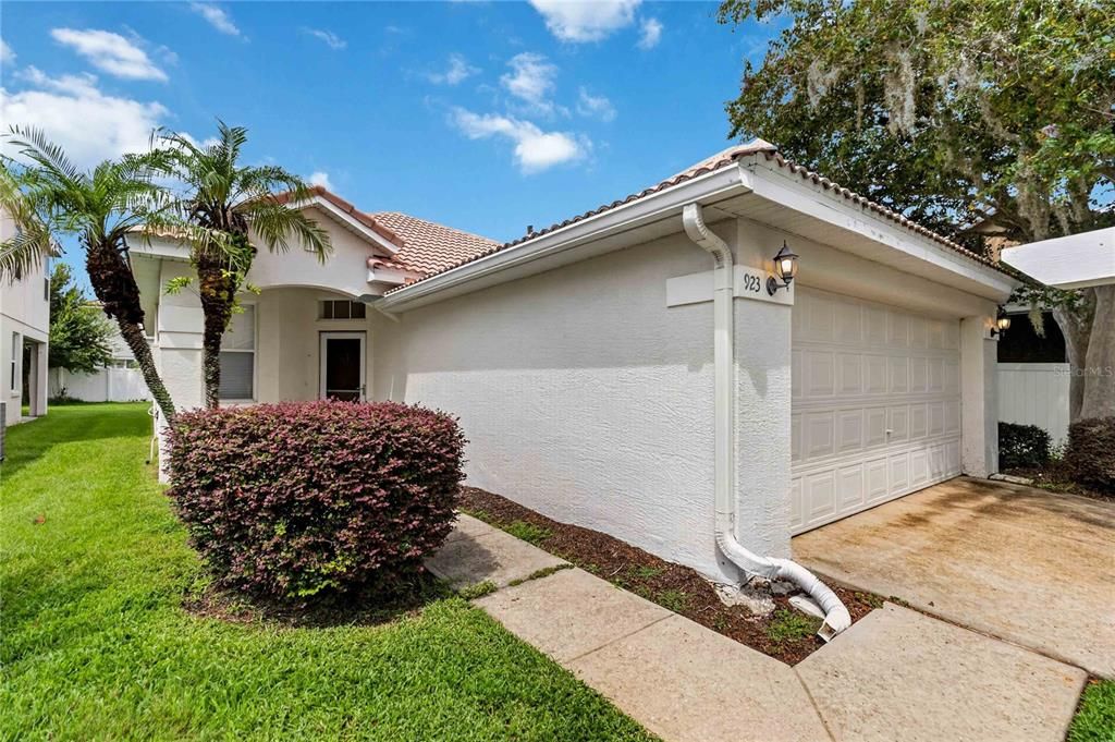 For Sale: $375,000 (2 beds, 2 baths, 1193 Square Feet)