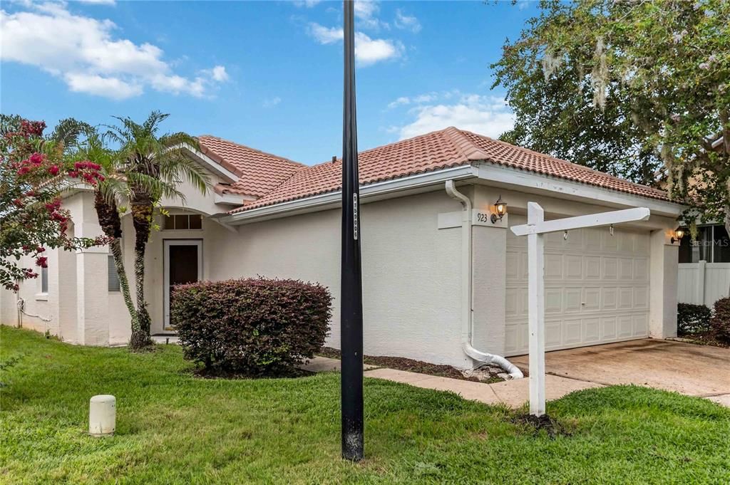 For Sale: $375,000 (2 beds, 2 baths, 1193 Square Feet)
