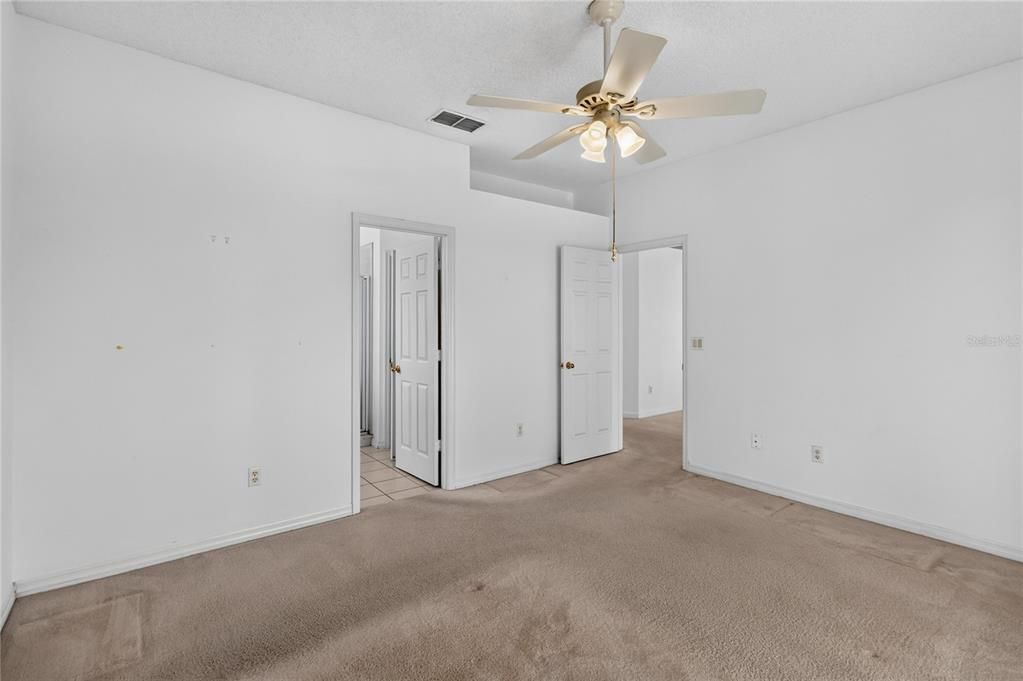 For Sale: $375,000 (2 beds, 2 baths, 1193 Square Feet)