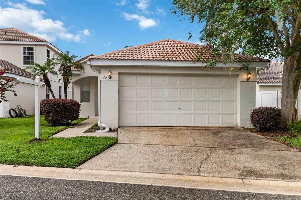 For Sale: $375,000 (2 beds, 2 baths, 1193 Square Feet)