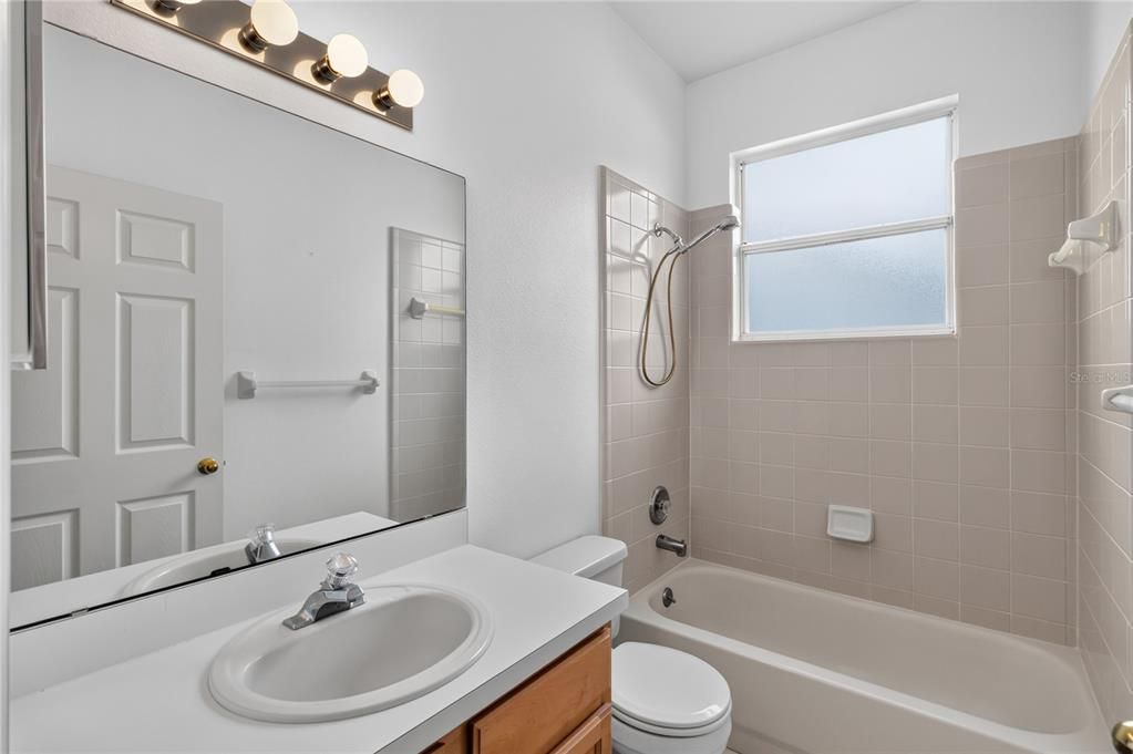 For Sale: $375,000 (2 beds, 2 baths, 1193 Square Feet)