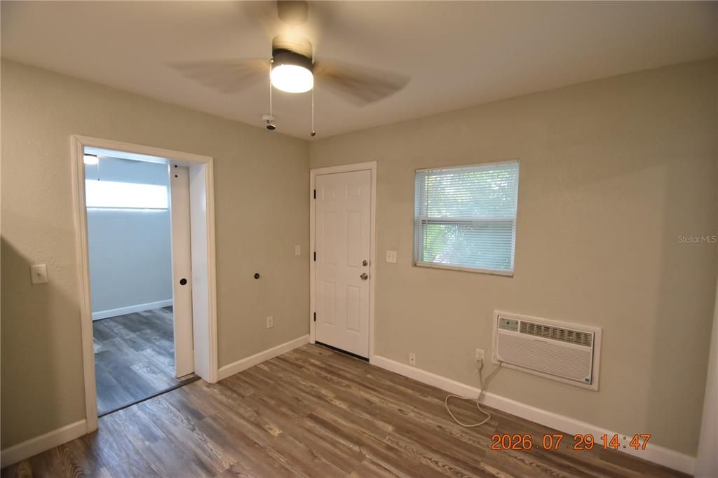 For Rent: $1,395 (2 beds, 1 baths, 560 Square Feet)
