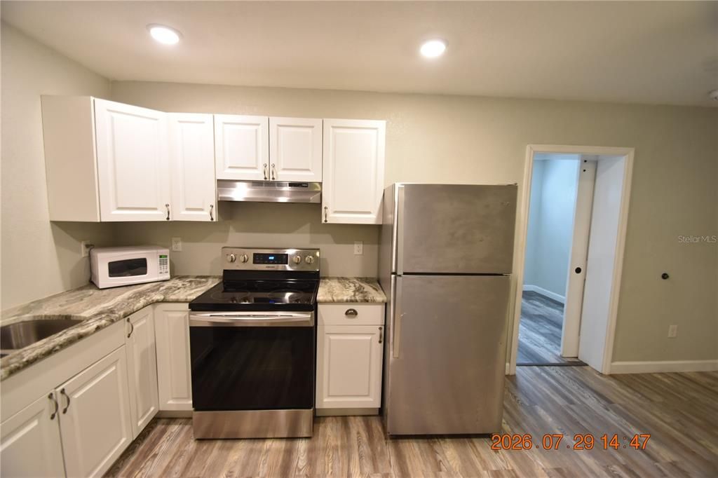 For Rent: $1,395 (2 beds, 1 baths, 560 Square Feet)