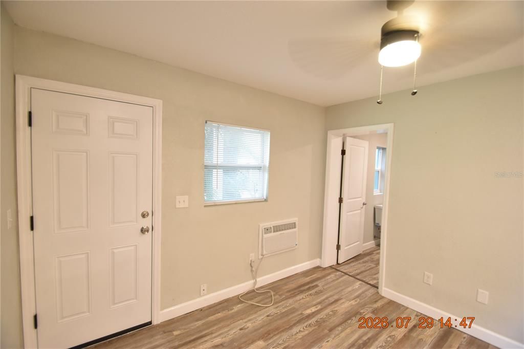 For Rent: $1,395 (2 beds, 1 baths, 560 Square Feet)