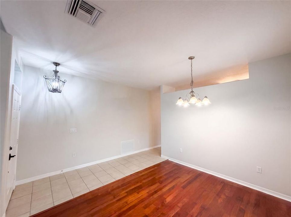 For Sale: $265,000 (3 beds, 2 baths, 1364 Square Feet)