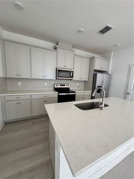For Rent: $2,750 (3 beds, 2 baths, 1650 Square Feet)