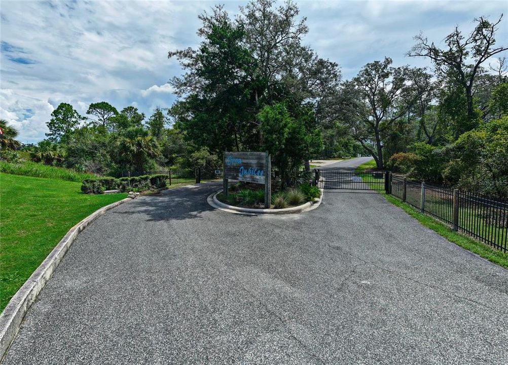 待售: $175,000 (0.23 acres)