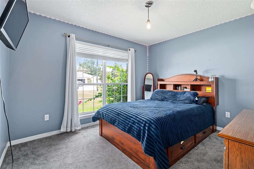 For Sale: $399,900 (4 beds, 2 baths, 1779 Square Feet)