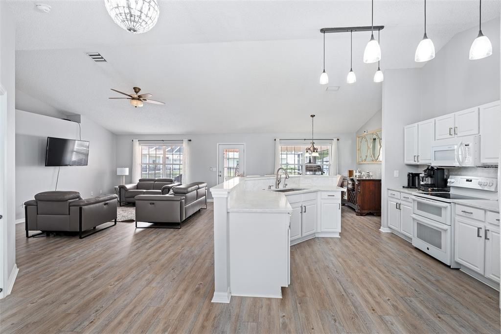 For Sale: $399,900 (4 beds, 2 baths, 1779 Square Feet)