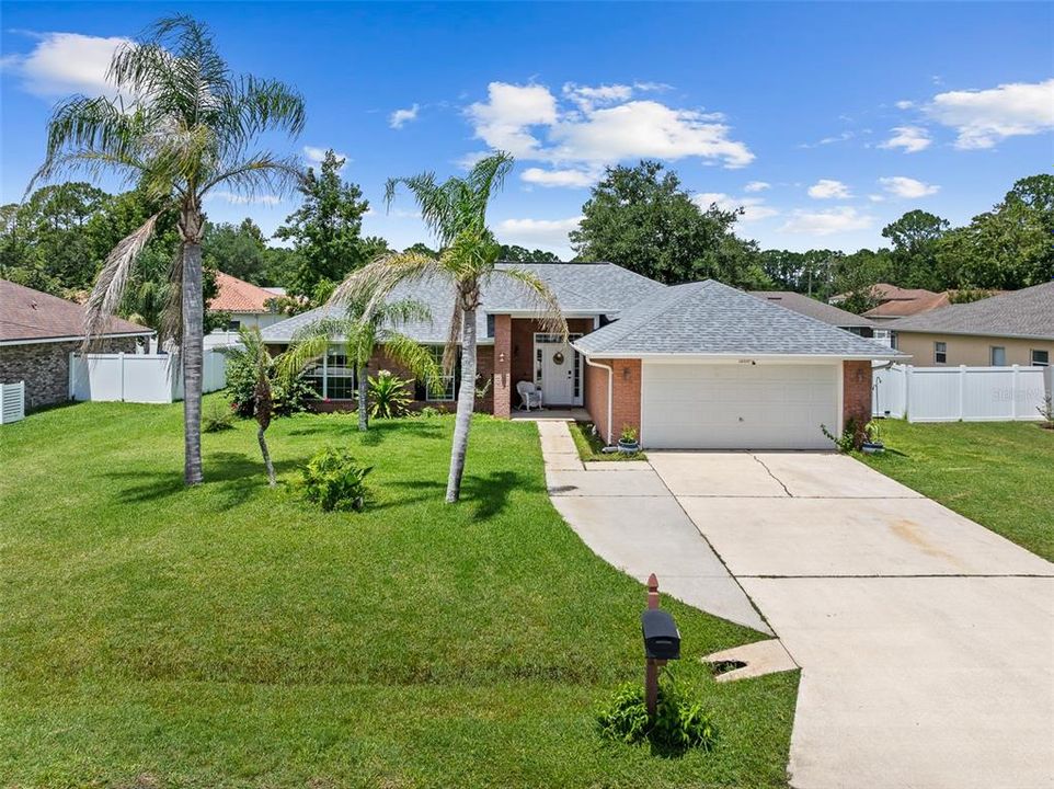 For Sale: $399,900 (4 beds, 2 baths, 1779 Square Feet)