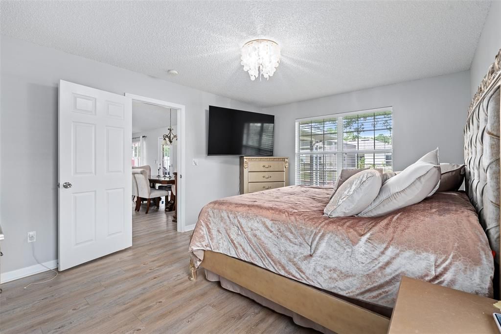 For Sale: $399,900 (4 beds, 2 baths, 1779 Square Feet)
