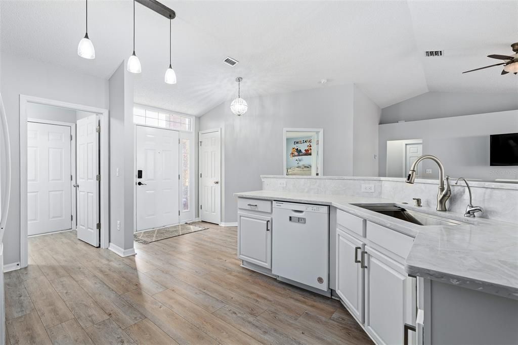 For Sale: $399,900 (4 beds, 2 baths, 1779 Square Feet)
