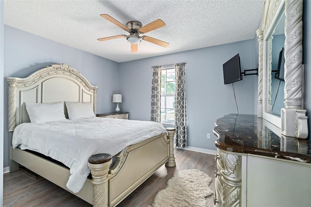 For Sale: $399,900 (4 beds, 2 baths, 1779 Square Feet)