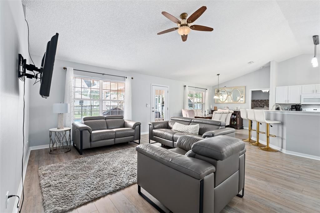 For Sale: $399,900 (4 beds, 2 baths, 1779 Square Feet)