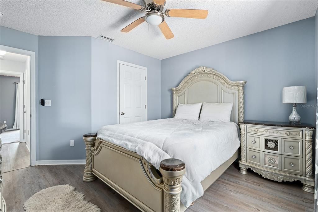 For Sale: $399,900 (4 beds, 2 baths, 1779 Square Feet)