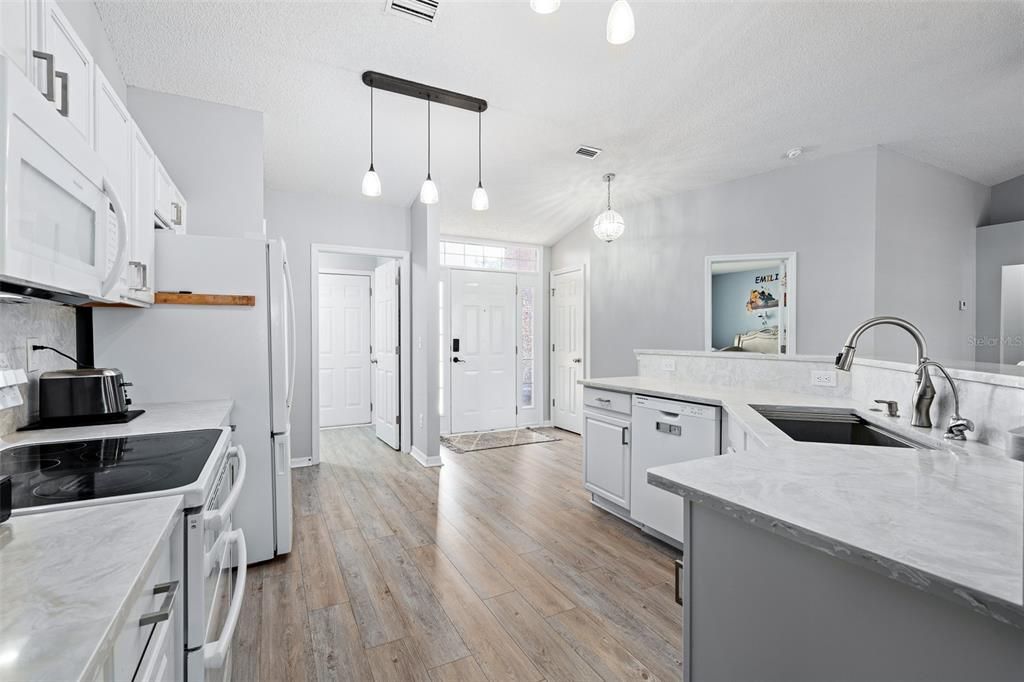 For Sale: $399,900 (4 beds, 2 baths, 1779 Square Feet)