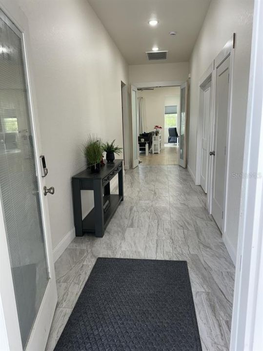 En Venta: $439,000 (3 camas, 2 baños, 2023 Pies cuadrados)
