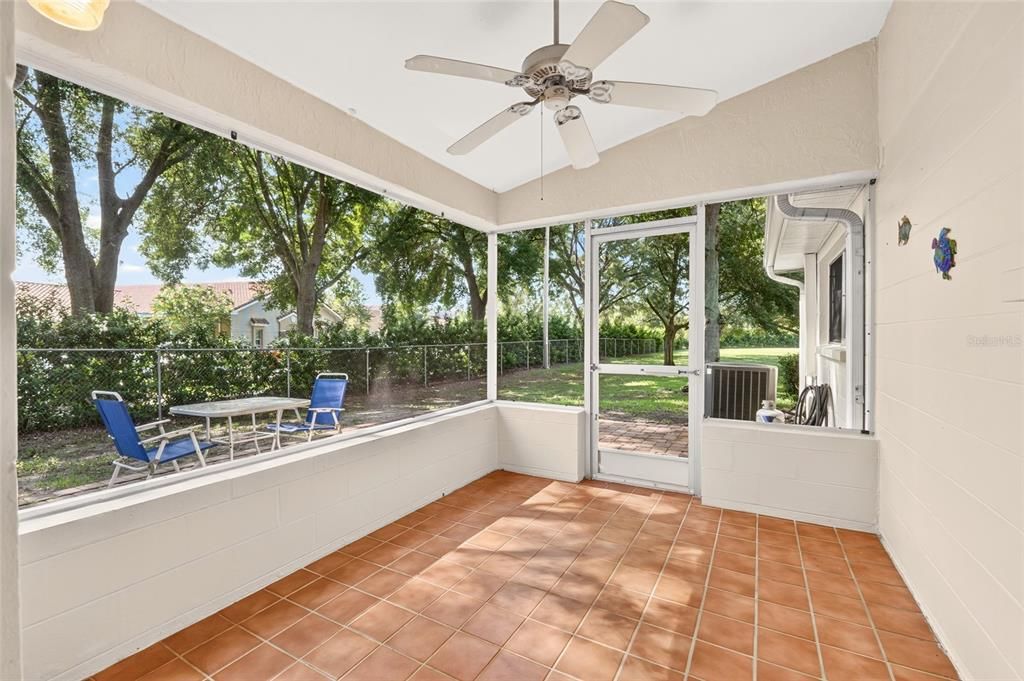 For Sale: $189,900 (2 beds, 2 baths, 1748 Square Feet)