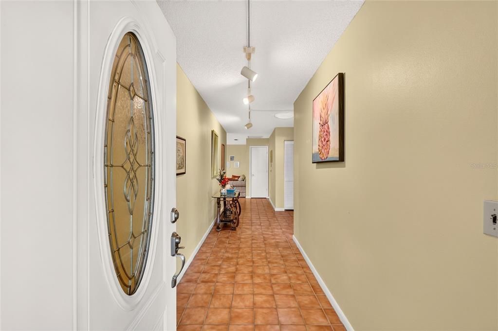 For Sale: $189,900 (2 beds, 2 baths, 1748 Square Feet)