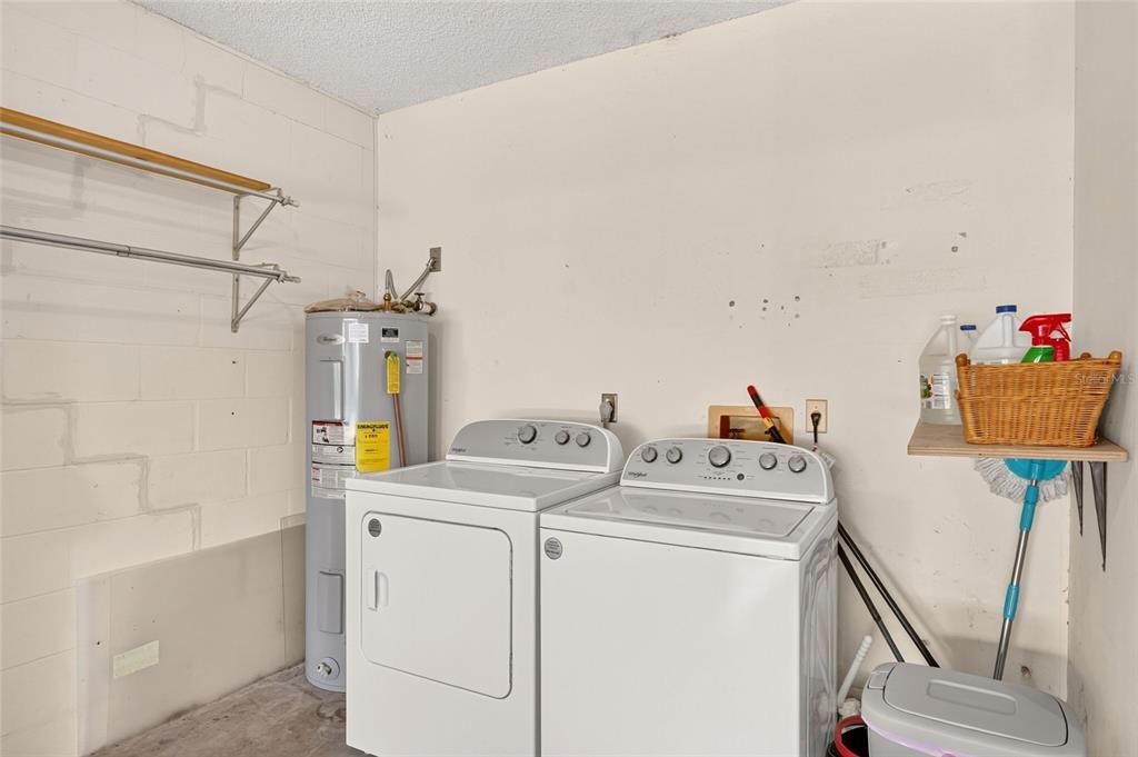 For Sale: $189,900 (2 beds, 2 baths, 1748 Square Feet)