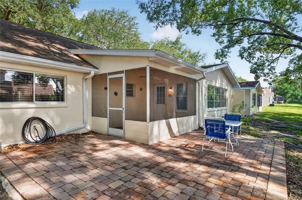 For Sale: $189,900 (2 beds, 2 baths, 1748 Square Feet)