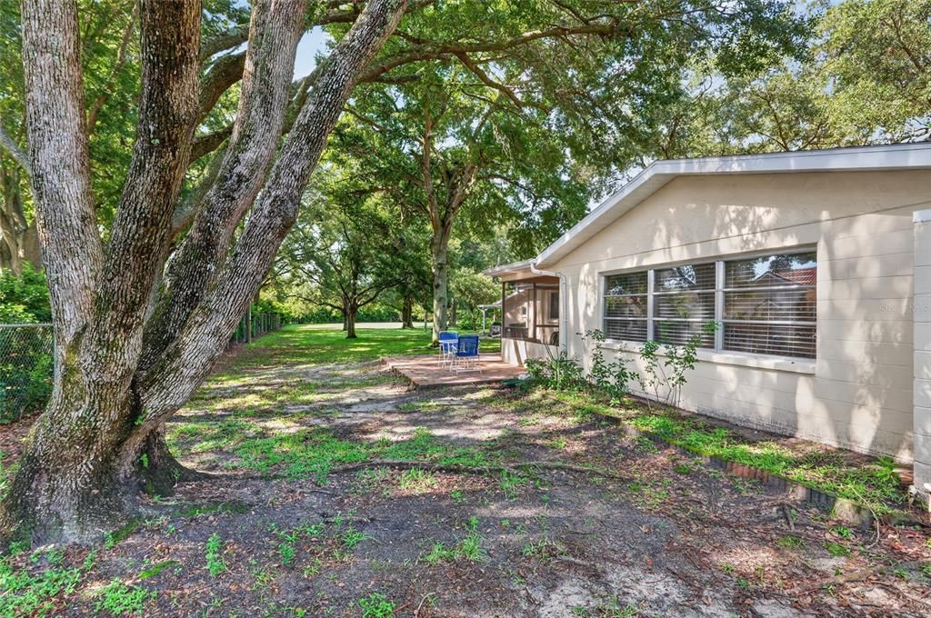 For Sale: $189,900 (2 beds, 2 baths, 1748 Square Feet)