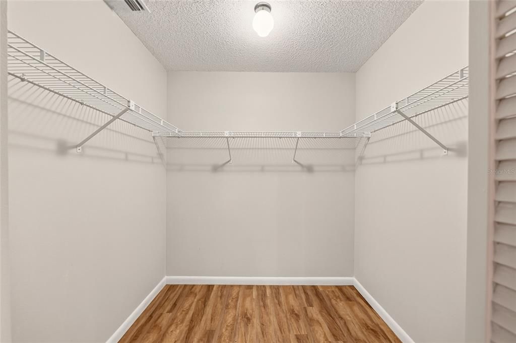 For Sale: $189,900 (2 beds, 2 baths, 1748 Square Feet)