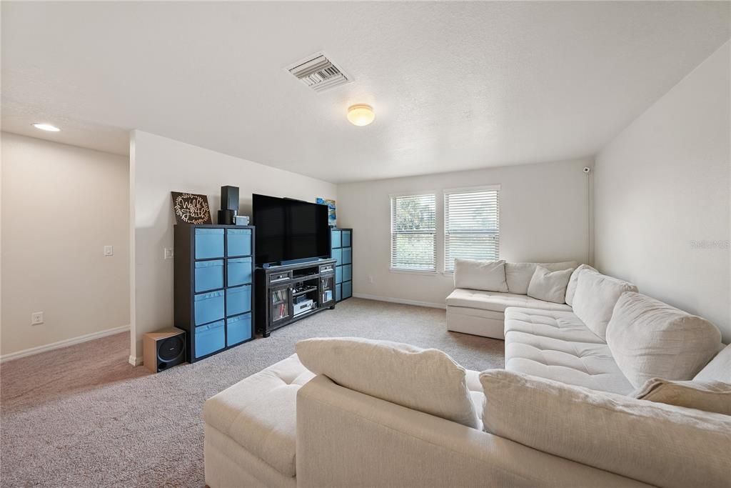 For Sale: $410,000 (4 beds, 2 baths, 2492 Square Feet)