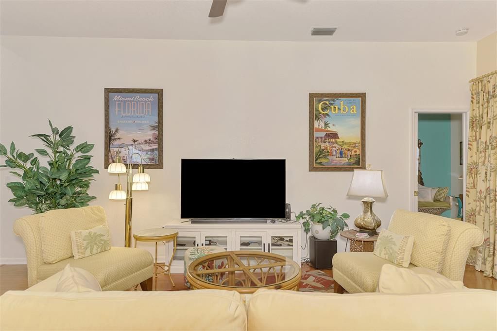 For Sale: $469,900 (3 beds, 2 baths, 2340 Square Feet)